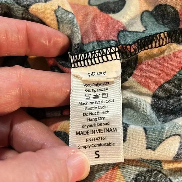 LulaRoe Women’s Irma Disney Minnie Mouse Shirt - Picture 4 of 4